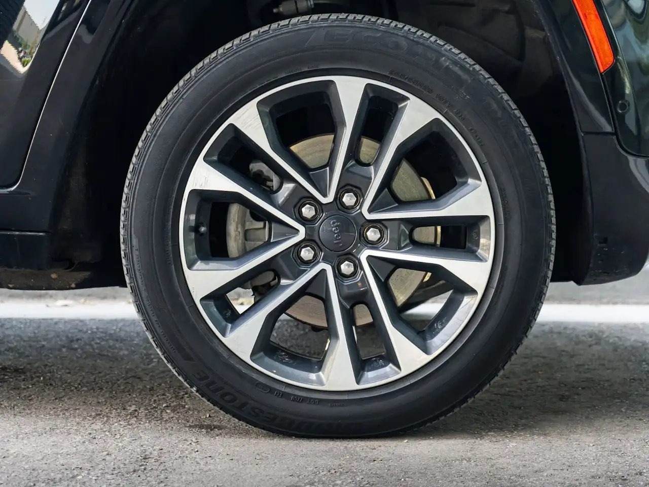 Jeep Grand Cherokee снимка Jeep Grand Cherokee
