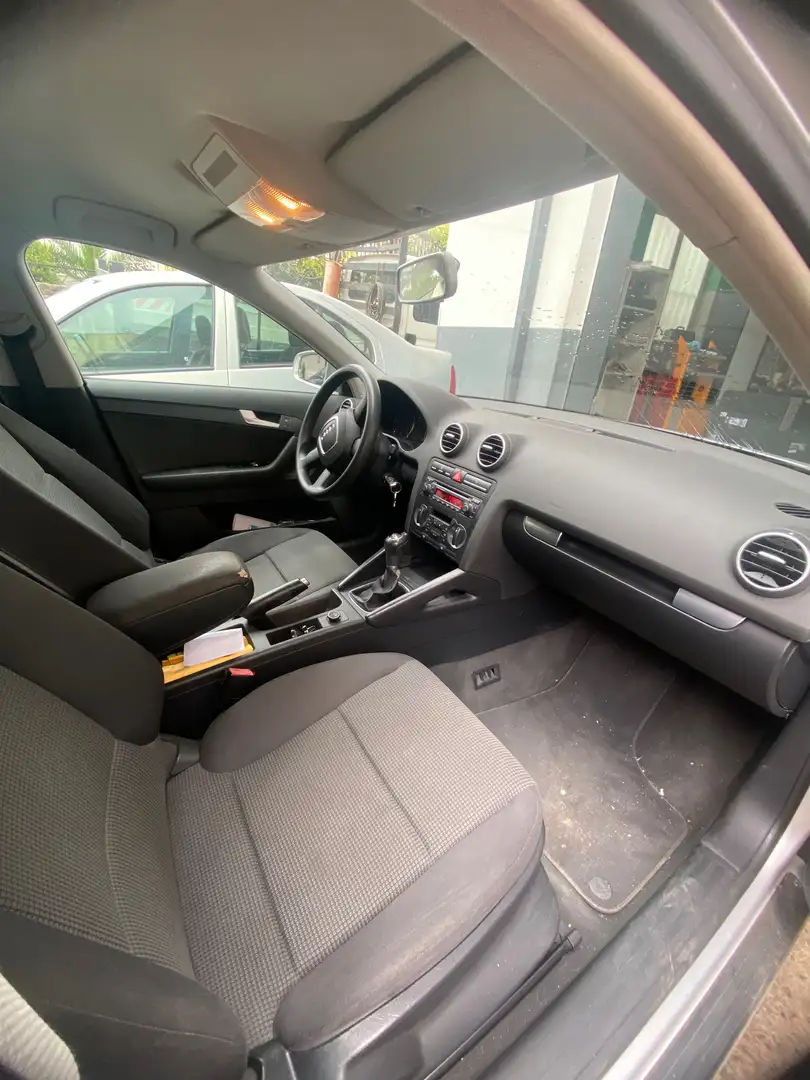 Audi A3 A3 Sportback 1.9 tdi Ambiente fap Grigio - 2
