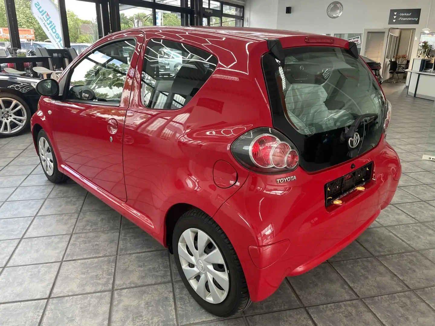 Toyota Aygo 1.0 Cool, 2.Hand, Klima, HU 02 2027 ! Red - 2