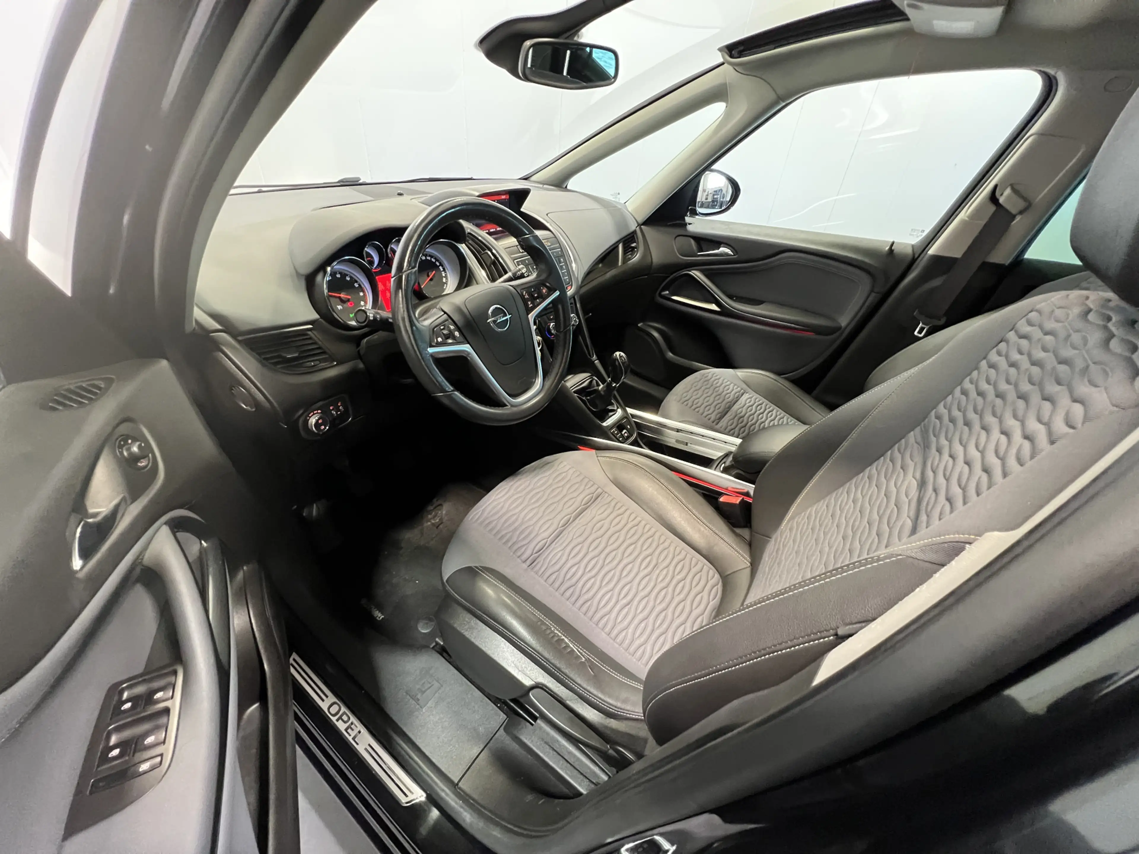 Opel Zafira Tourer 1.4 Cosmo 7pers. | Lichtmetalen Velgen 17" | Cruis — photo 37