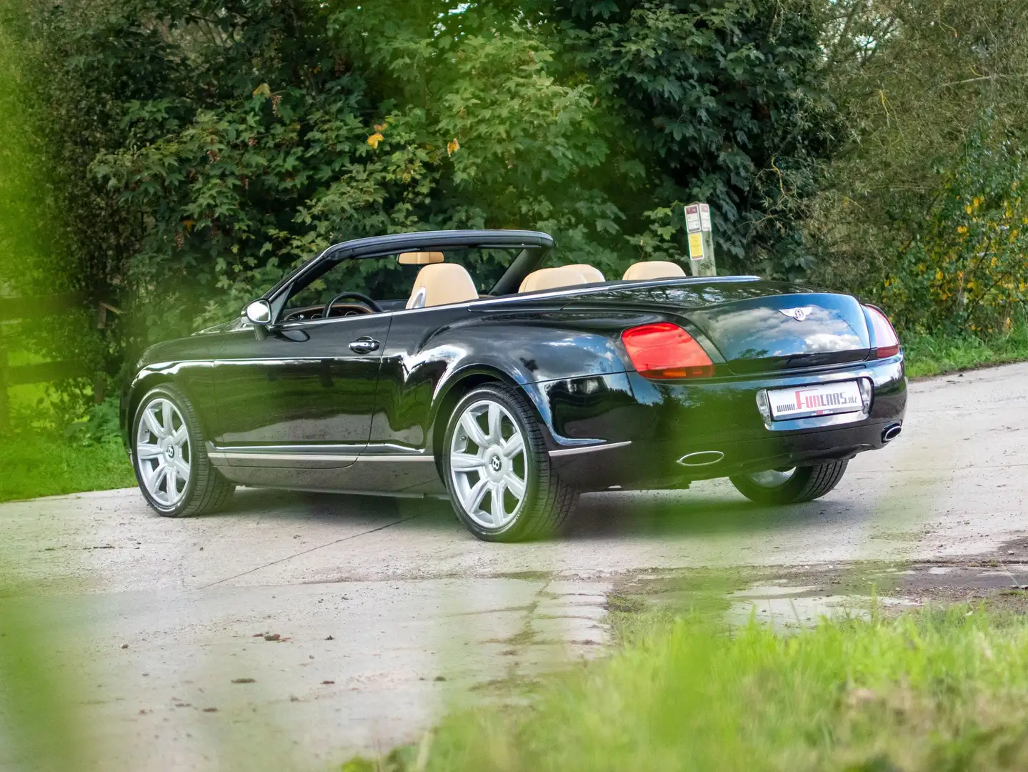 Bentley Continental GTC GTC 6.0 W12 / BENTLEY SERVICED / TOP QUALITY Zwart - 2