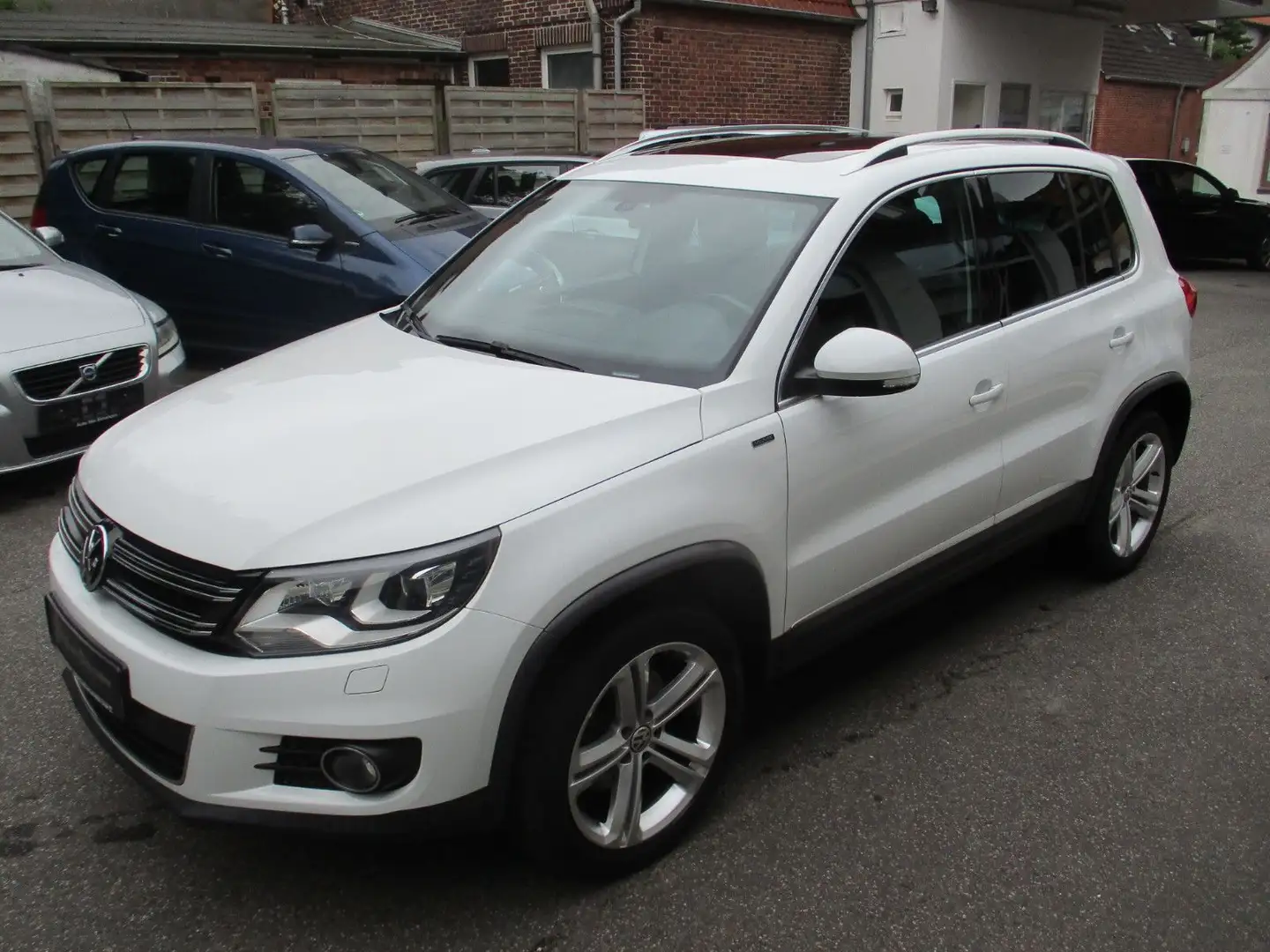 Volkswagen Tiguan 2.0 TDI"LOUNGE"-Sport&Style-NAVI-PANO-AHK Blanc - 2