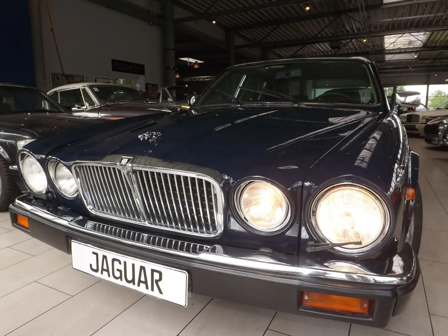 Jaguar XJ12 SIII DER Klassiker, sogar mit Schiebedach! Azul - 2