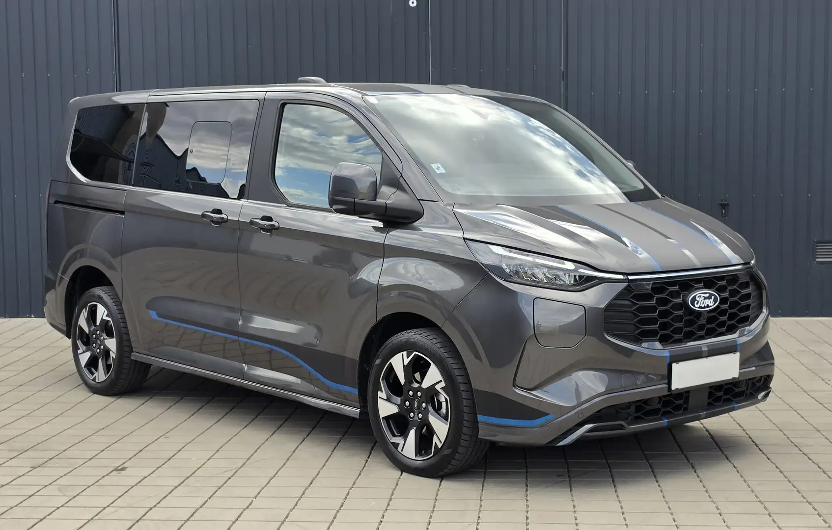 Ford Tourneo Custom Sport 340 PHEV L1 *ACC*360°Kamera*PANO*ALU Grau - 1
