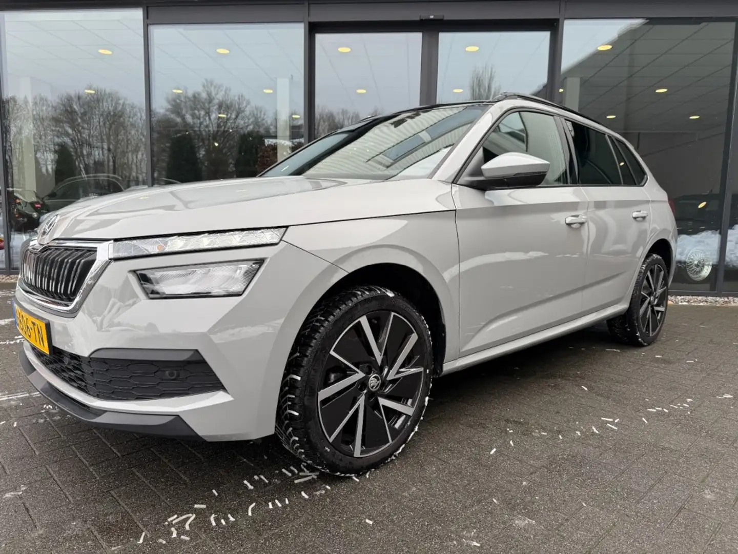 Skoda Kamiq 1.0 TSI Sport,Pano,Clima,LED,Adapt Cruise,Carplay, Grau - 2