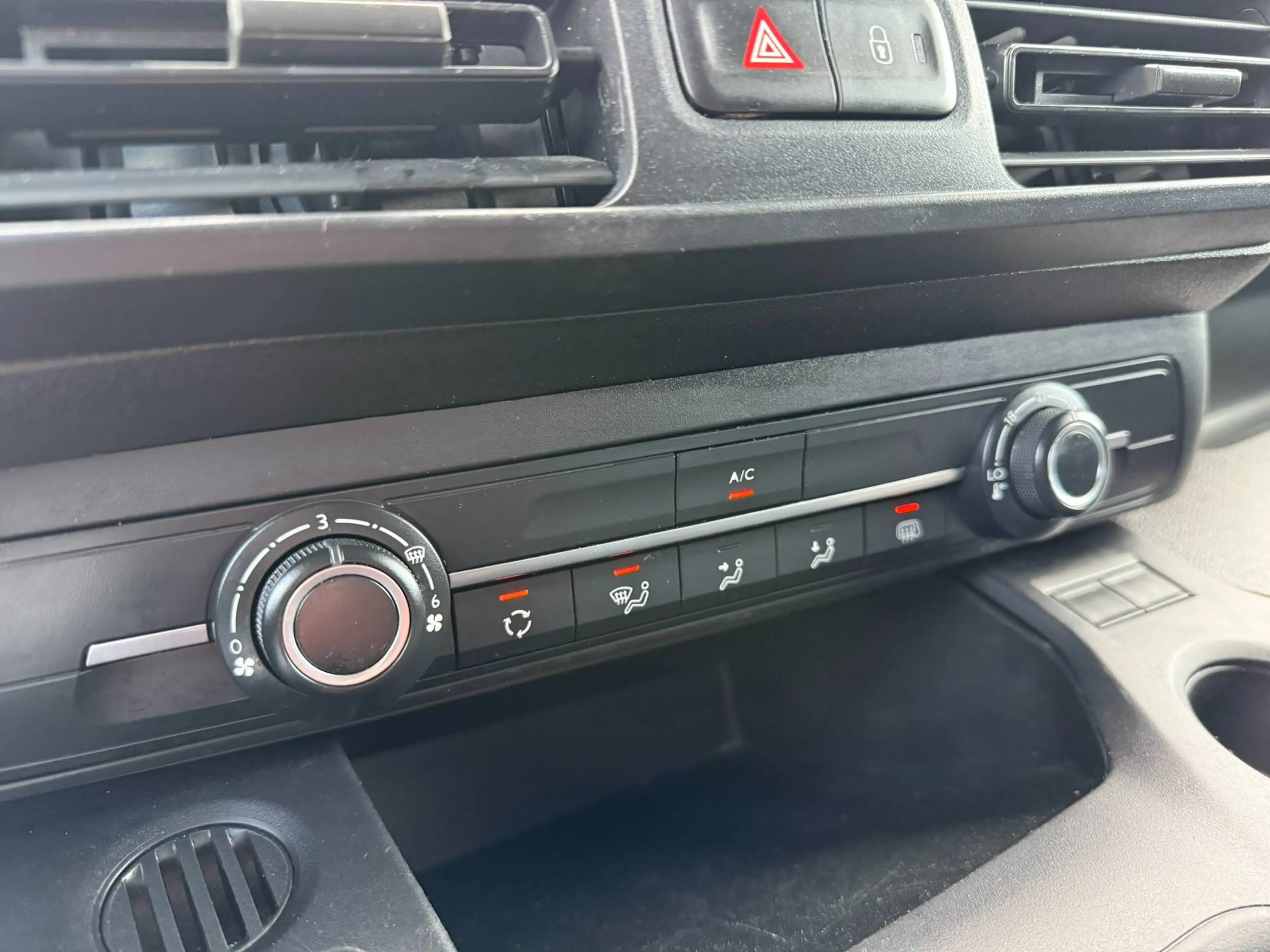 Citroen Berlingo 3ZIT / CARPLAY / PARKEERSENSOREN / AIRCO / CRUISCO — photo 20