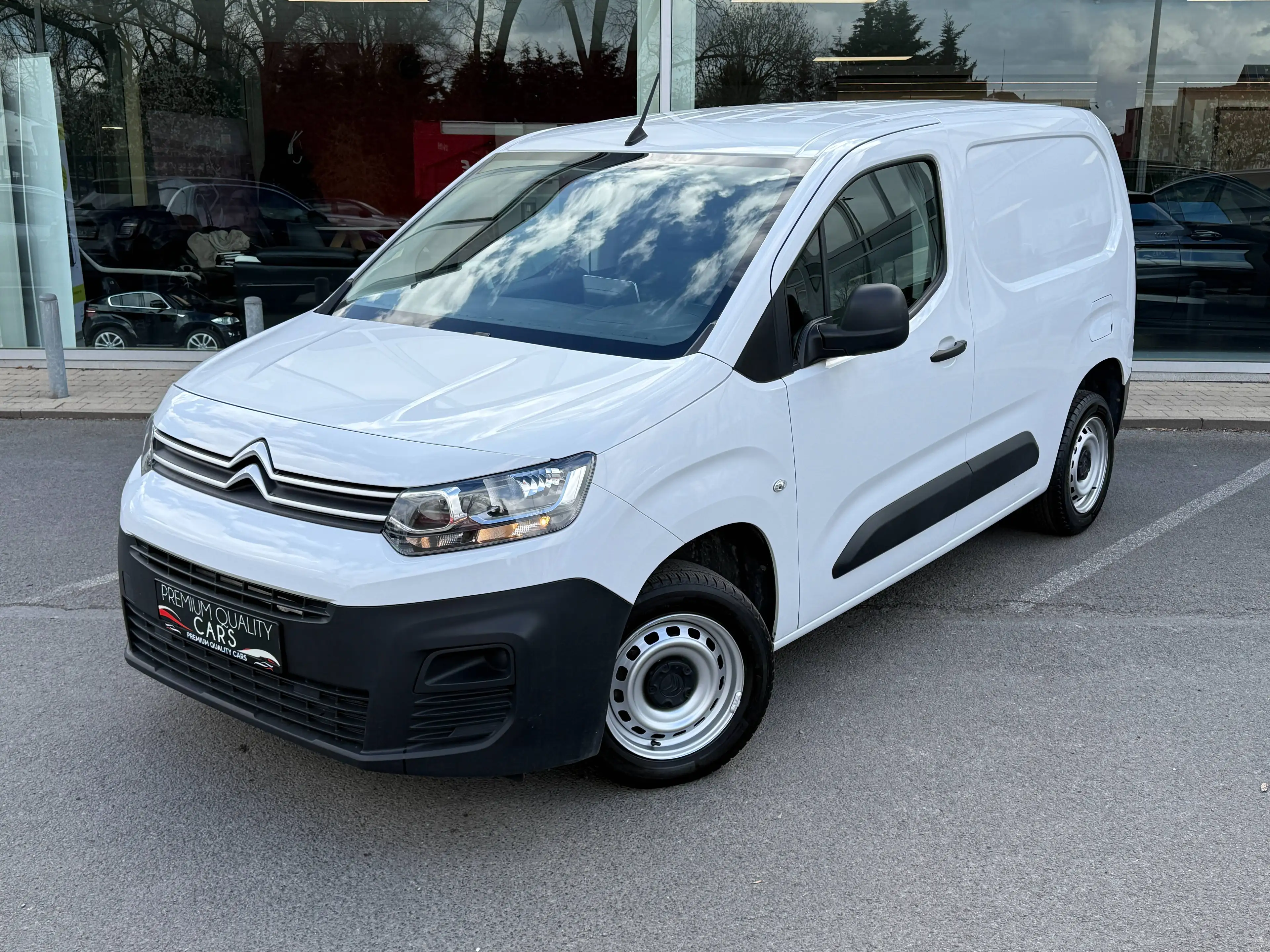 Citroen Berlingo 3ZIT / CARPLAY / PARKEERSENSOREN / AIRCO / CRUISCO — photo 2