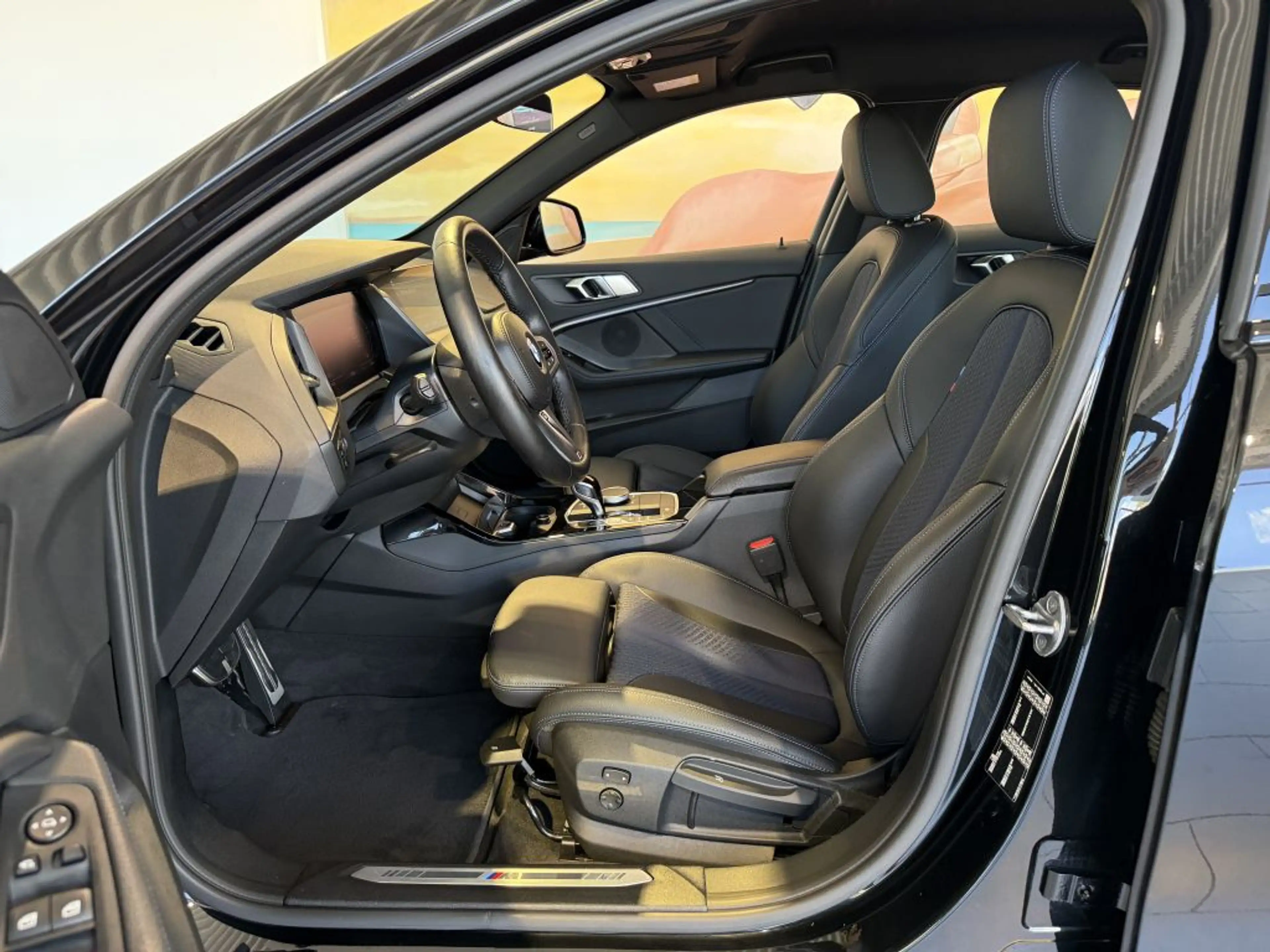 BMW 120 i M SPORT KOMF+adp.LED+HIFI+Lkrd.Hz.+TEMP+ — photo 3