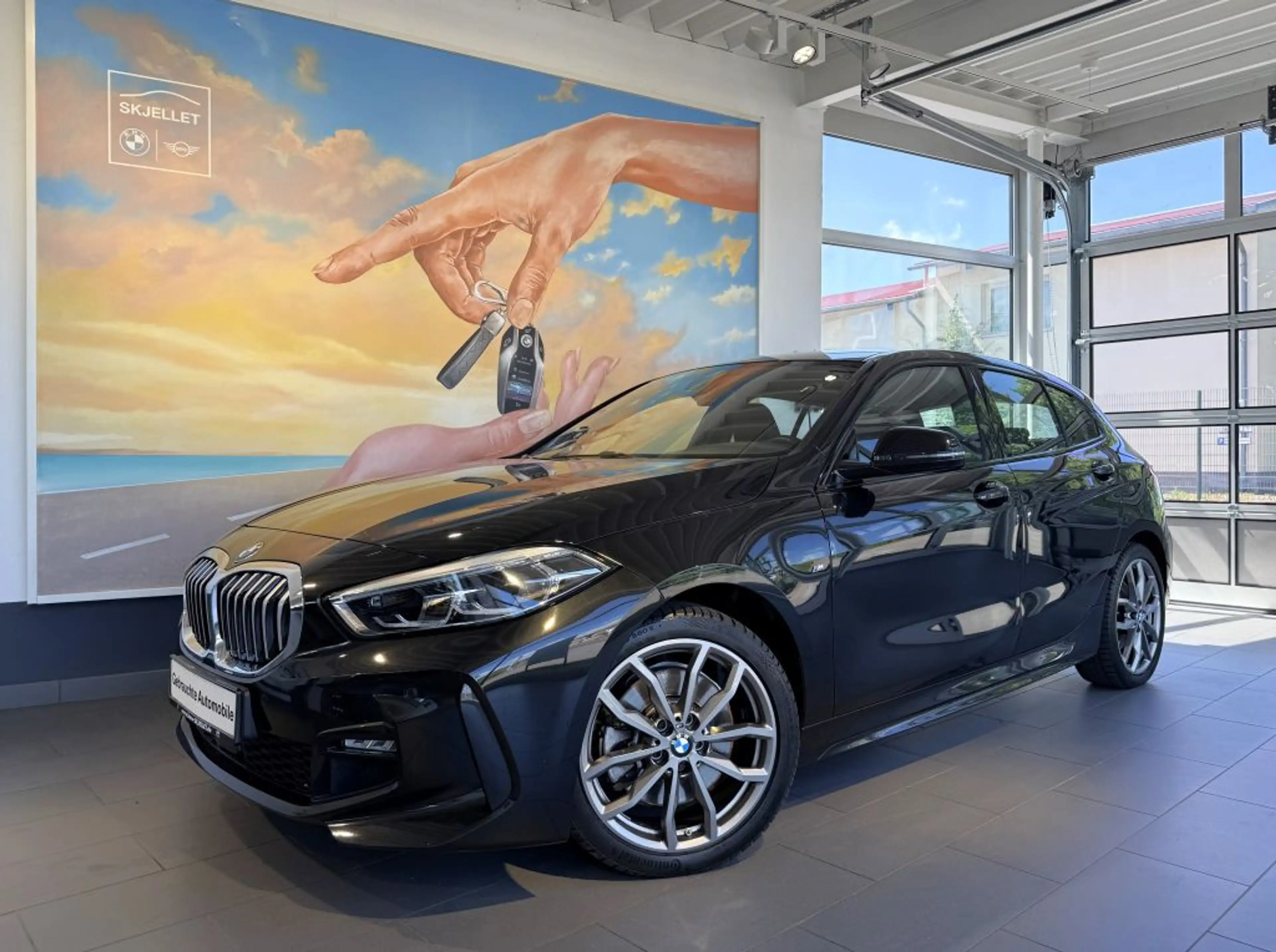 BMW 120 i  M SPORT KOMF+adp.LED+HIFI+Lkrd.Hz.+TEMP+