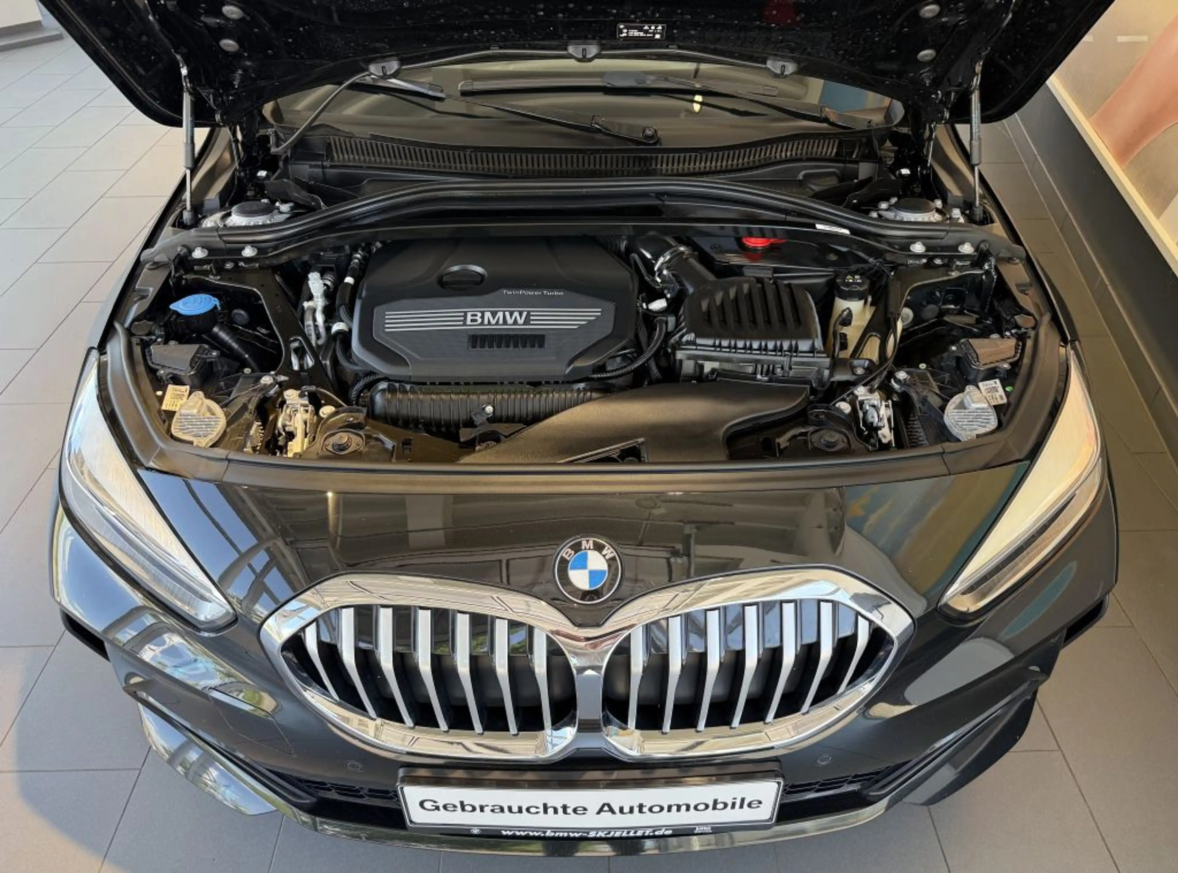 BMW 120 i M SPORT KOMF+adp.LED+HIFI+Lkrd.Hz.+TEMP+ — photo 12