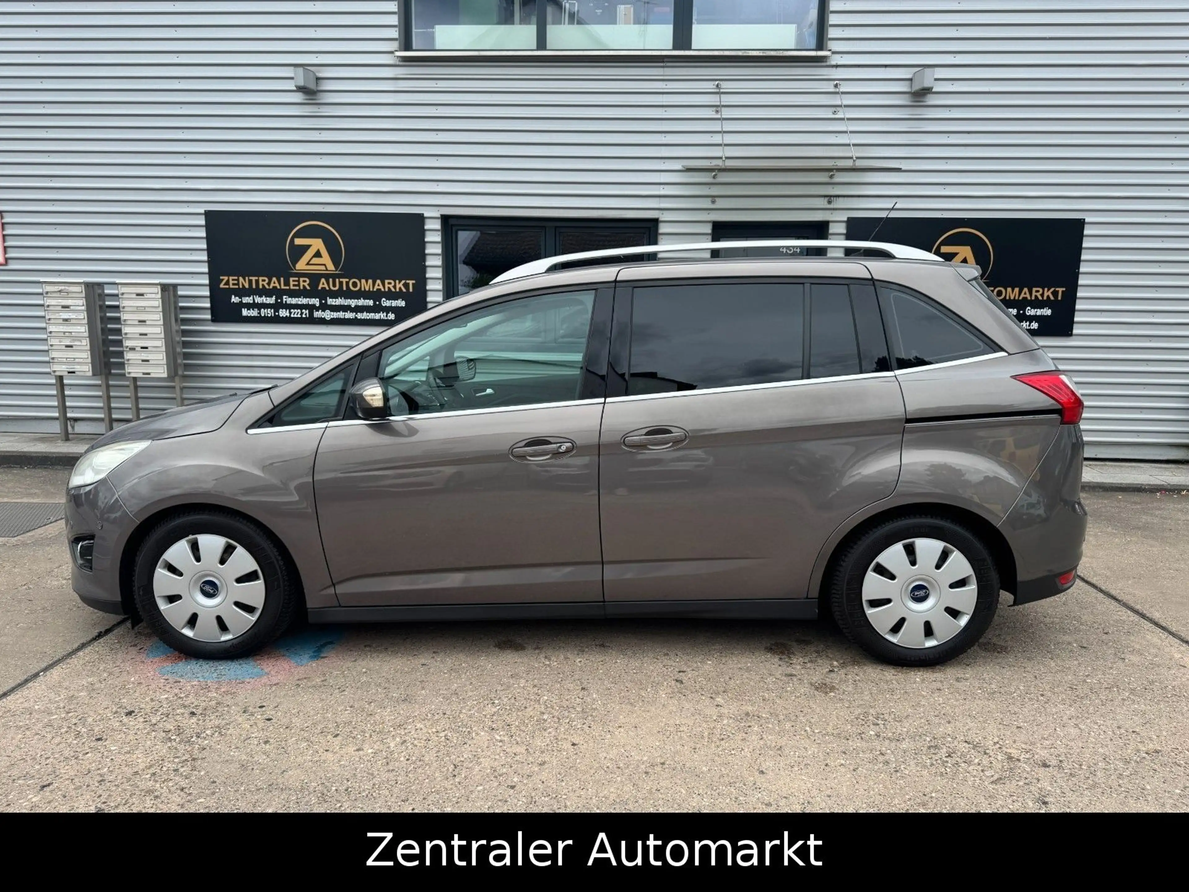 Ford Grand C-Max Titanium/Bi-Xenon/Navi/7-Sitzer — photo 8