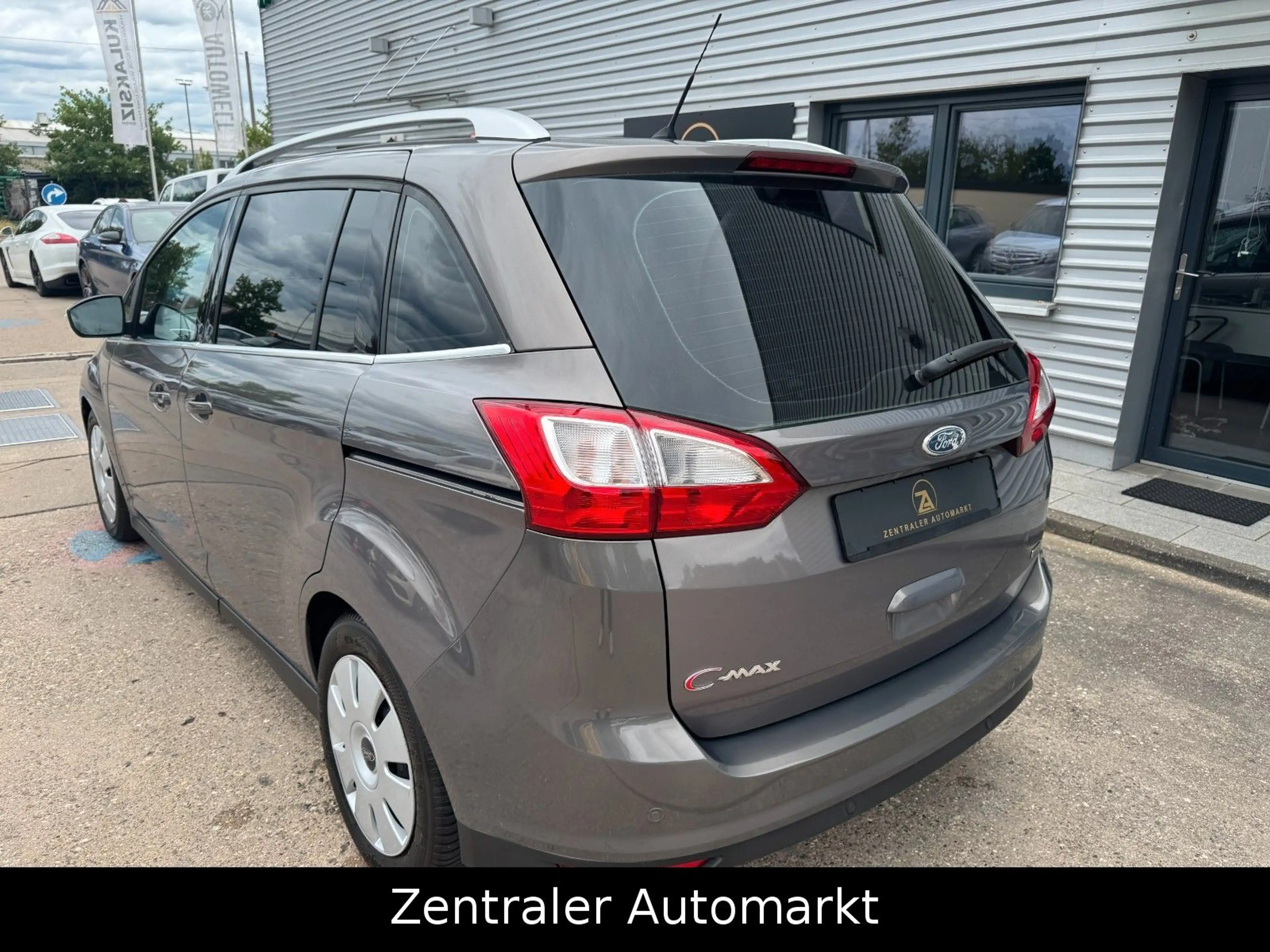 Ford Grand C-Max Titanium/Bi-Xenon/Navi/7-Sitzer — photo 7
