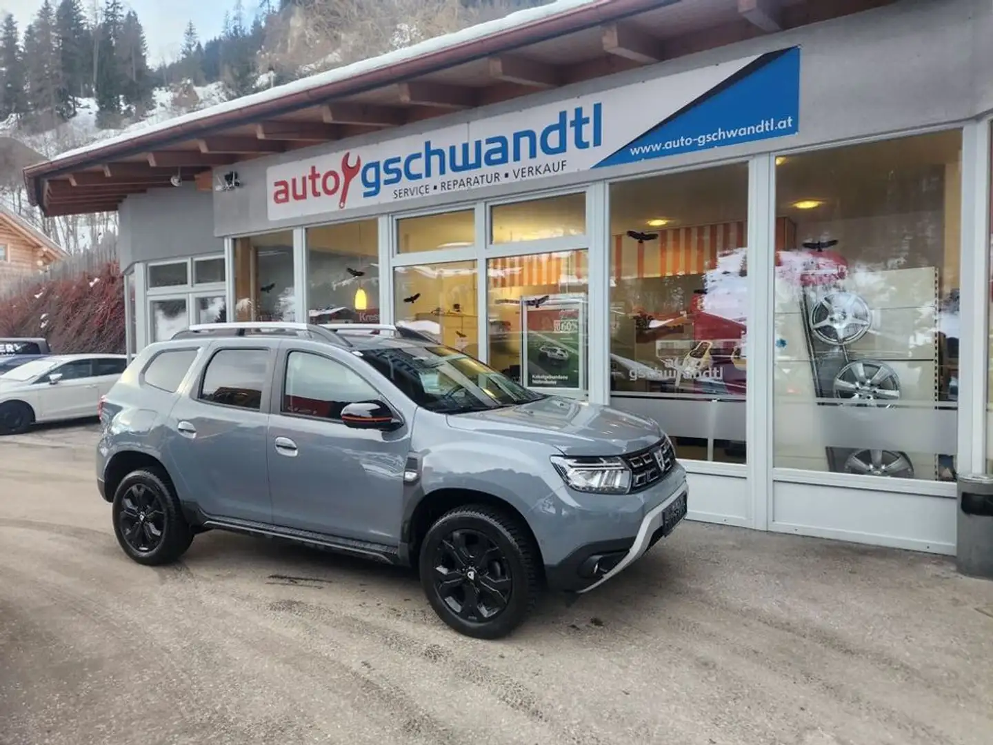 Dacia Duster Blue dCi 115 Extreme Grau - 1