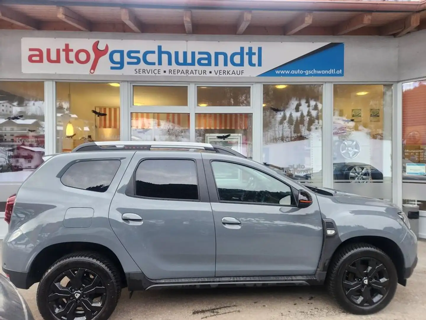 Dacia Duster Blue dCi 115 Extreme Grau - 2