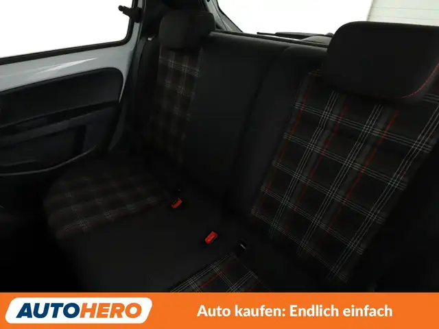 Volkswagen Up! view 14