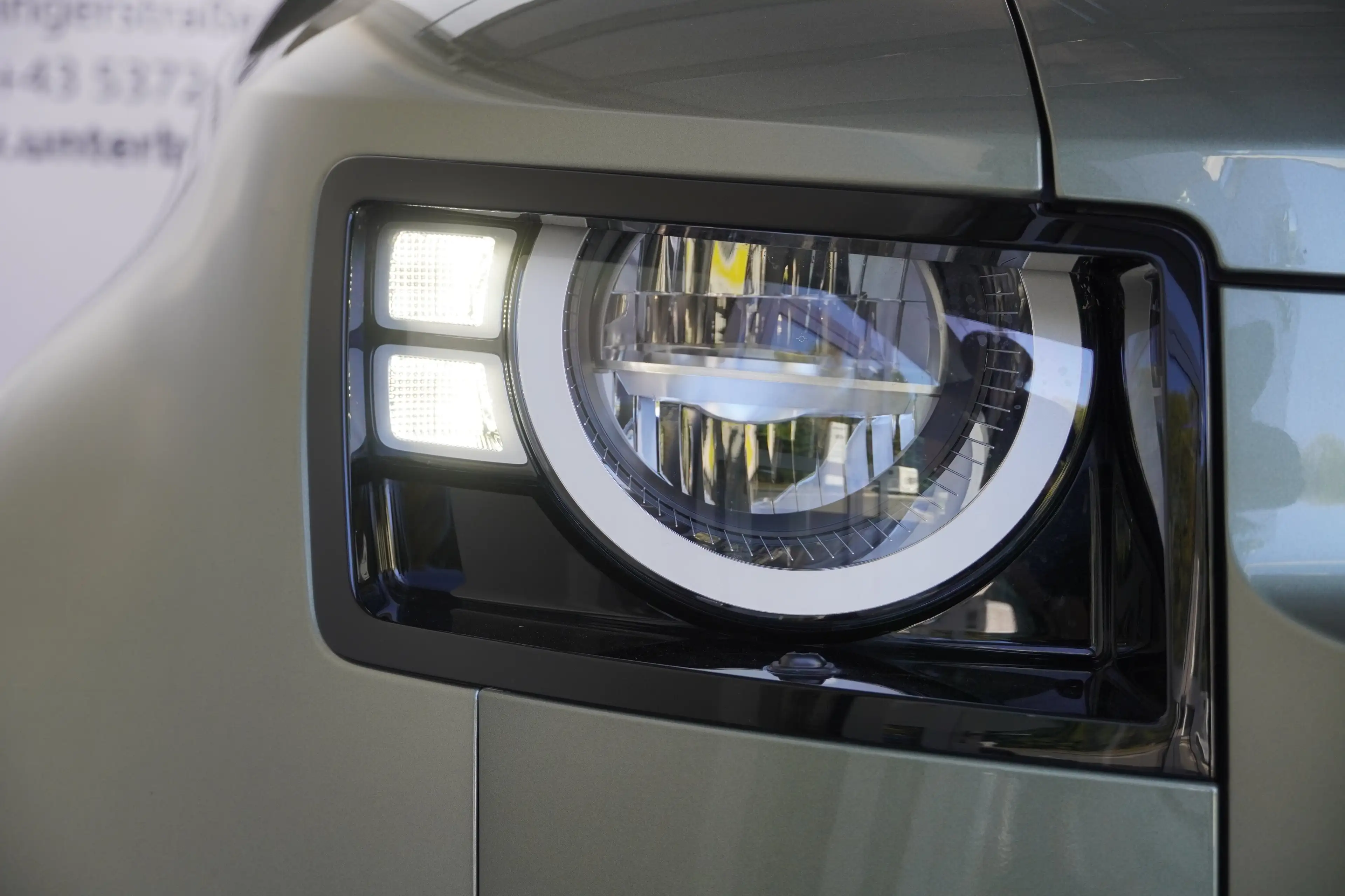 Land Rover Defender Defender X-Dynamic S PHEV — photo 5