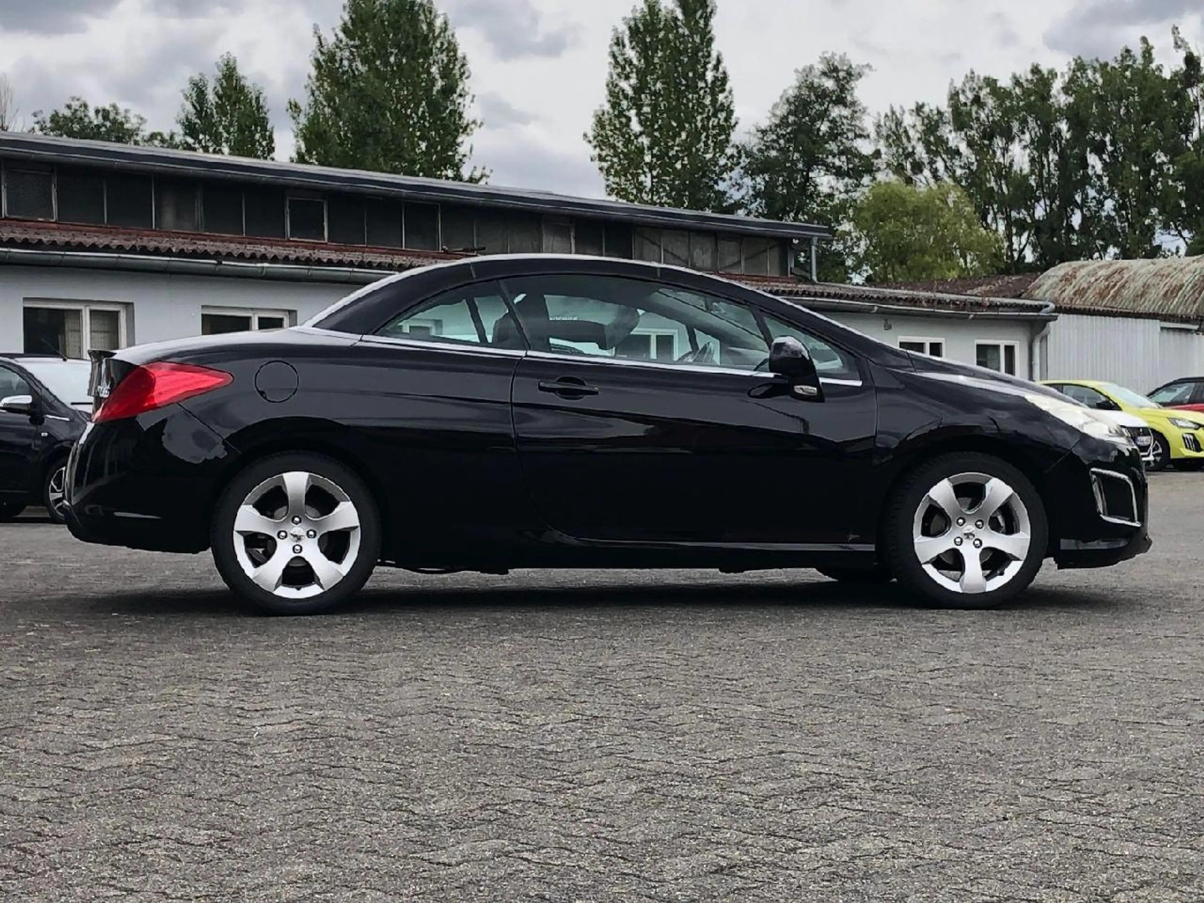 Peugeot 308 Access — photo 2
