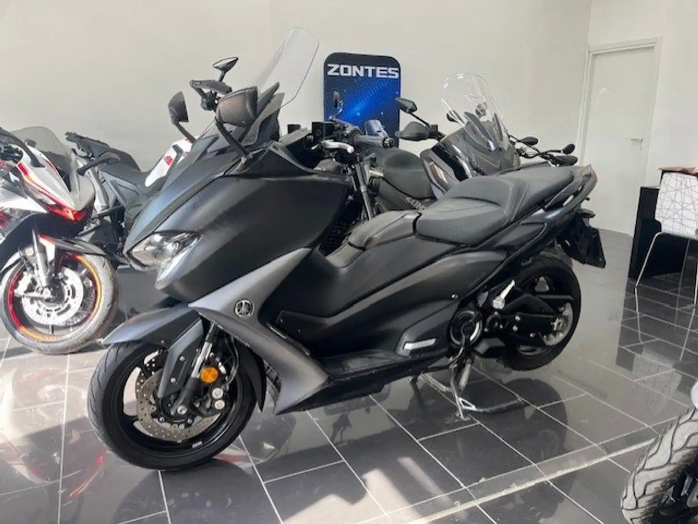 Yamaha TMAX 560 yamaha t-max 560 Nero - 1