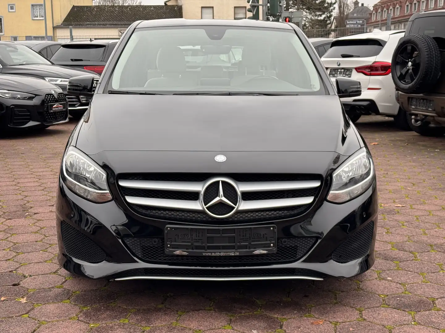 Mercedes-Benz B 200 AUTOMATIK NAVI MEMORY SHZ PTS TWA Negro - 2