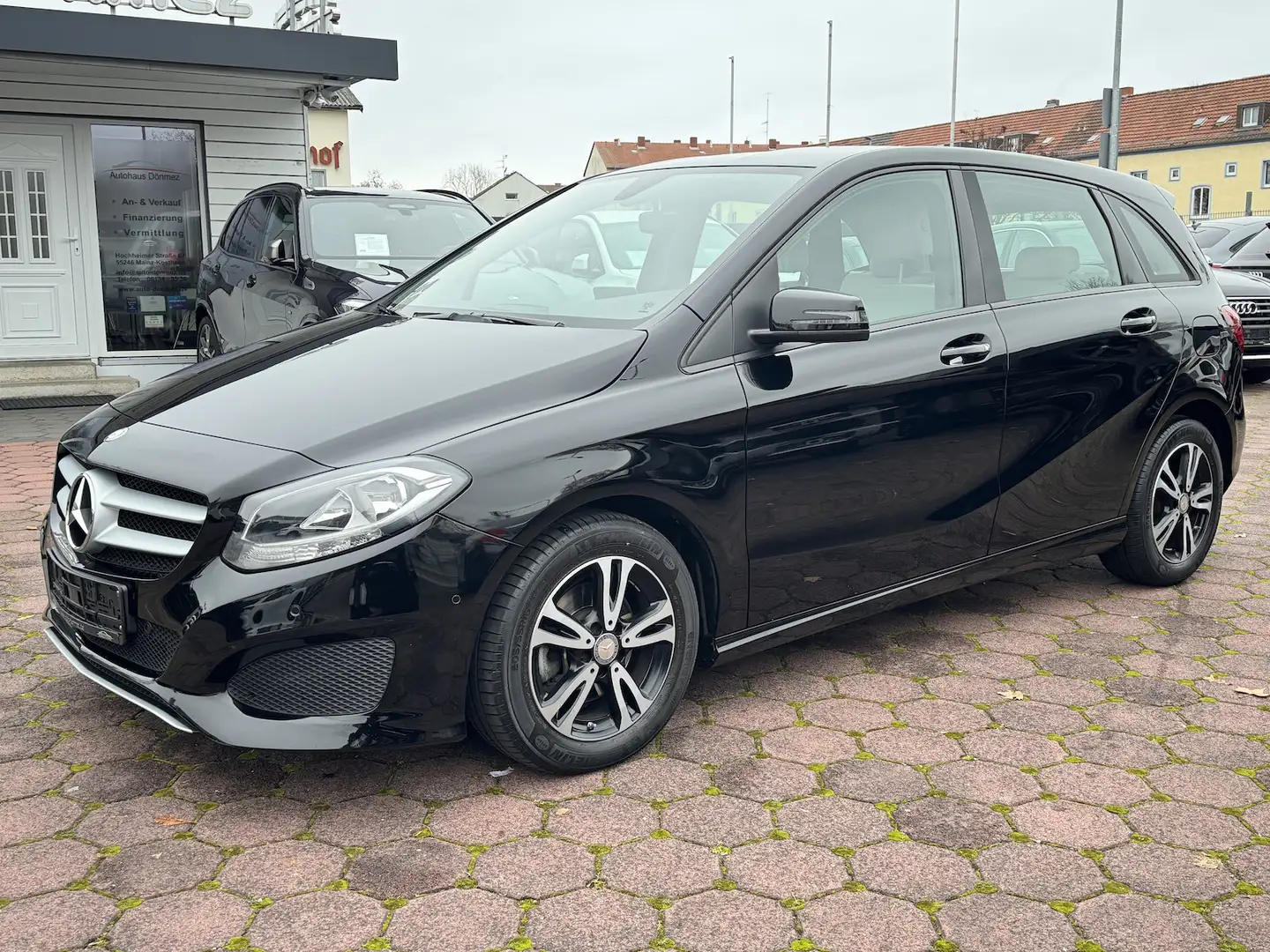Mercedes-Benz B 200 AUTOMATIK NAVI MEMORY SHZ PTS TWA Negro - 1