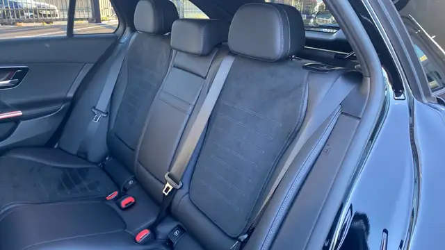 Mercedes-Benz C-Class view 11