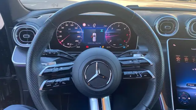 Mercedes-Benz C-Class view 9