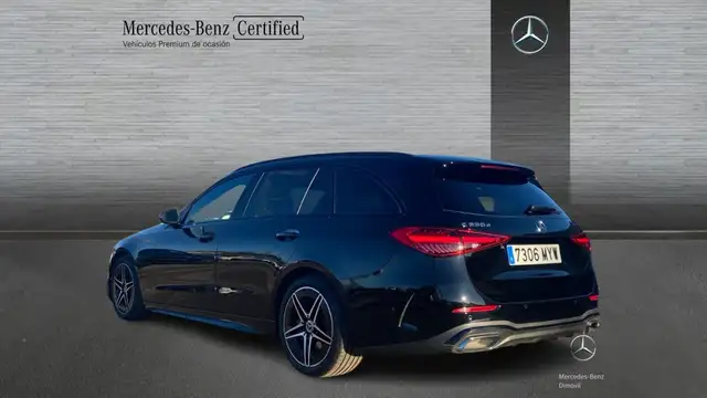 Mercedes-Benz C-Class view 4