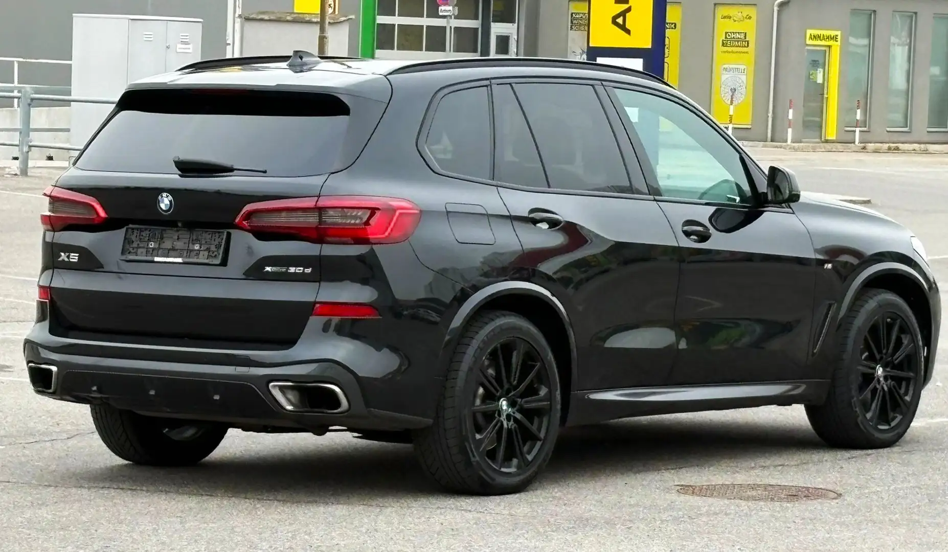 BMW X5 X5 xDrive30d Aut. *M-SPORT*SKY LOUNGE*HEAD UP* Schwarz - 2