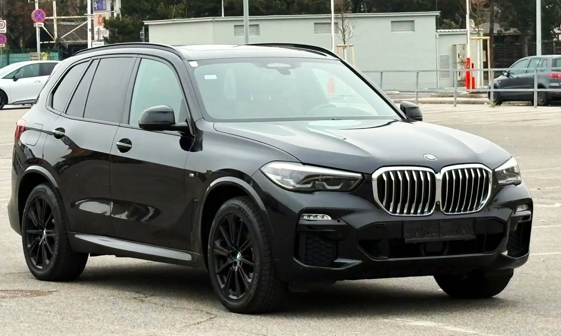 BMW X5 X5 xDrive30d Aut. *M-SPORT*SKY LOUNGE*HEAD UP* Schwarz - 1