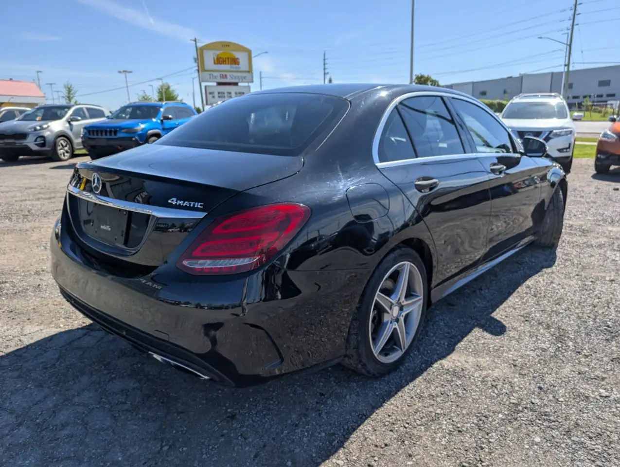 Mercedes-Benz C-Class снимка Mercedes-Benz C-Class