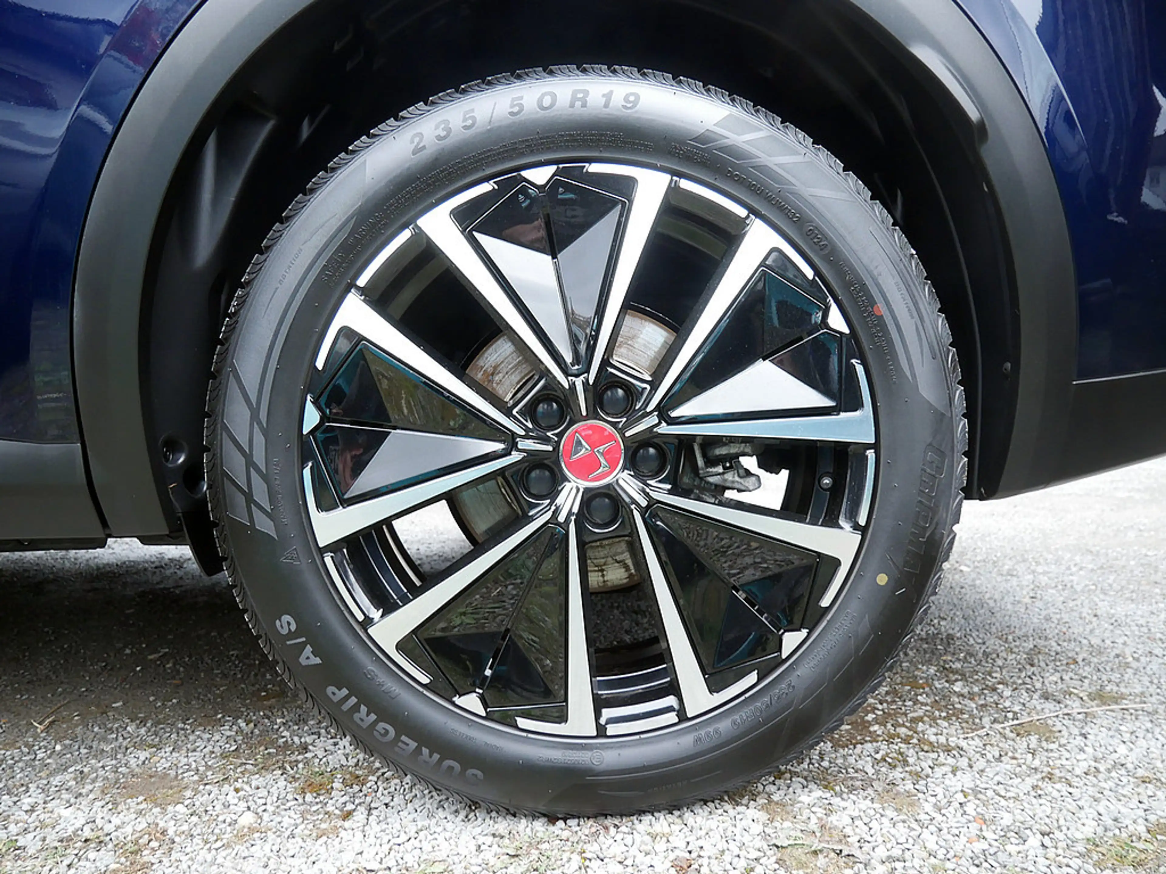 DS Automobiles DS 7 Crossback Performance Line+ BlueHDi 130 — photo 6