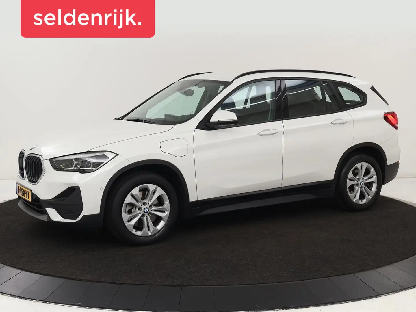 BMW X1 xDrive25e eDrive Edition | Leder | Head-Up | Stoel Wit - 1