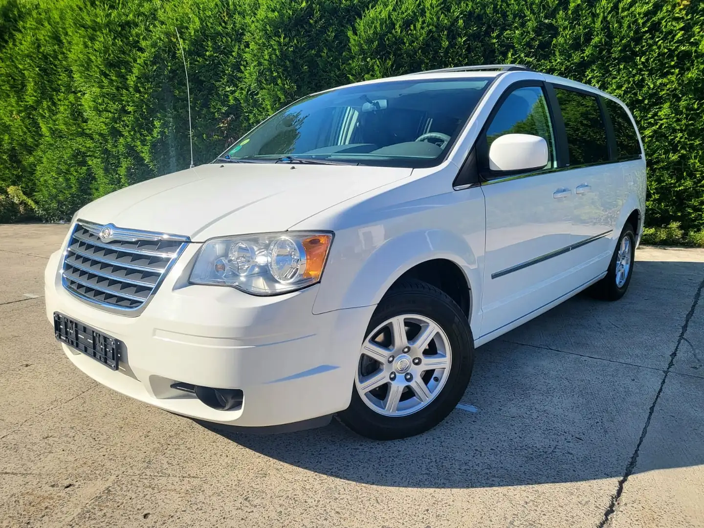 Chrysler Town & Country - 1