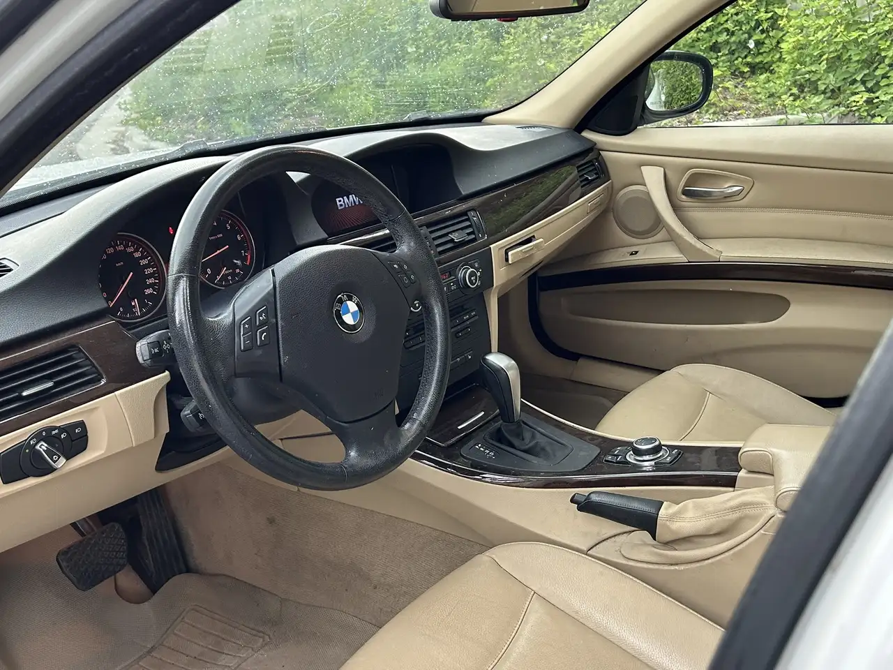 BMW 3 Series снимка BMW 3 Series