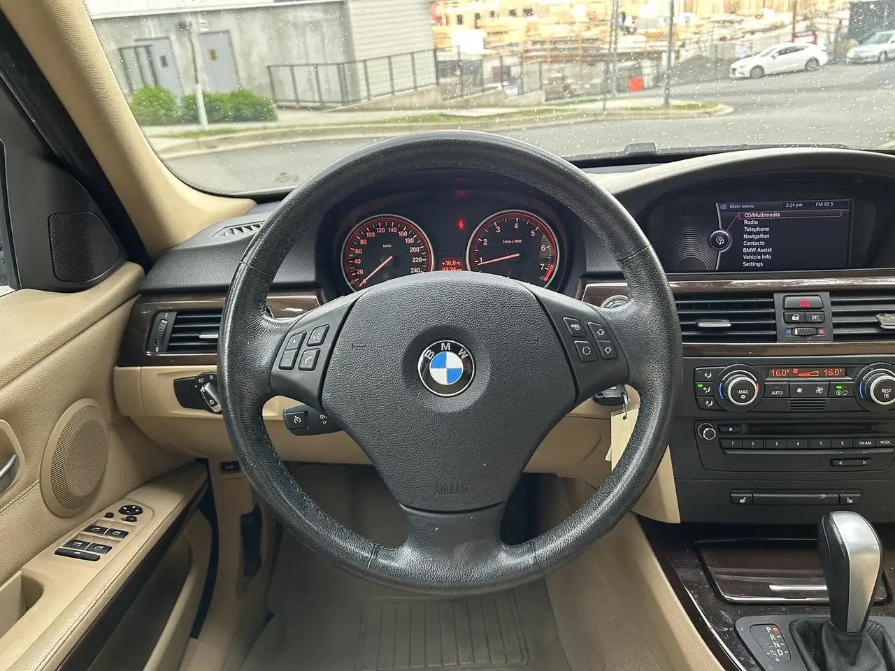 BMW 3 Series снимка BMW 3 Series