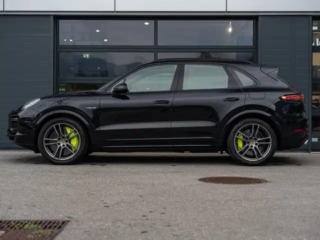 Porsche Cayenne Turbo S E-Hybrid III Ansicht 2