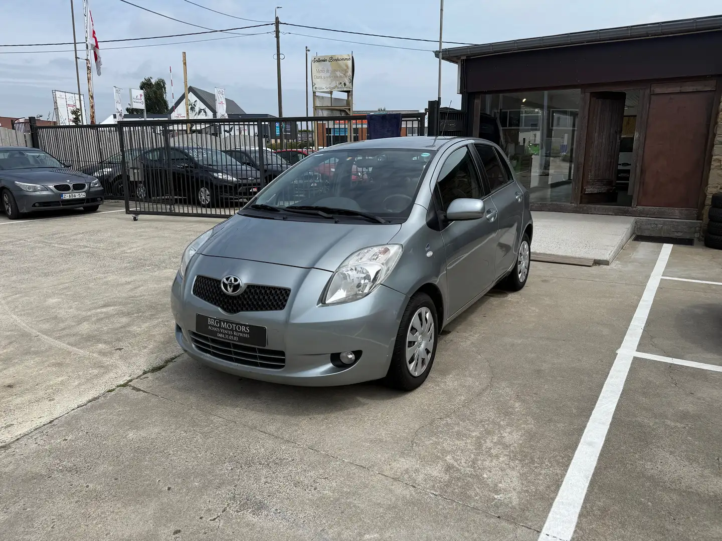 Toyota Yaris 1.33i VVT-i Sol Szürke - 1