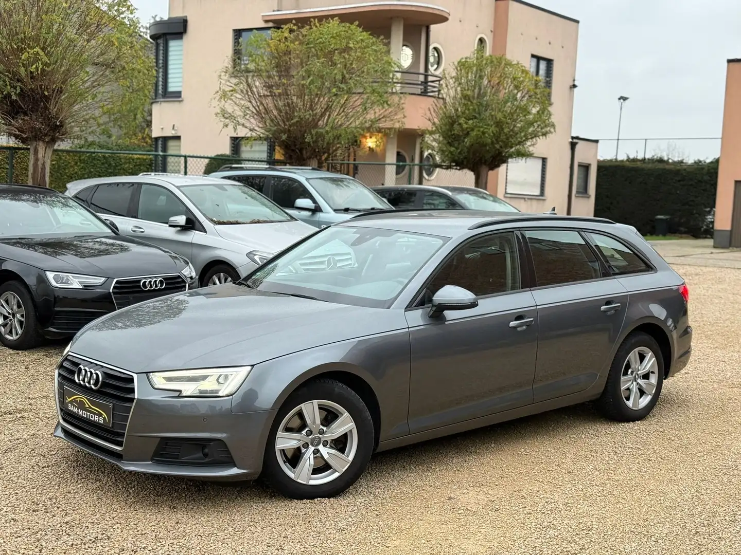 Audi A4 Avant 40 TFSI S tronic sport - 1
