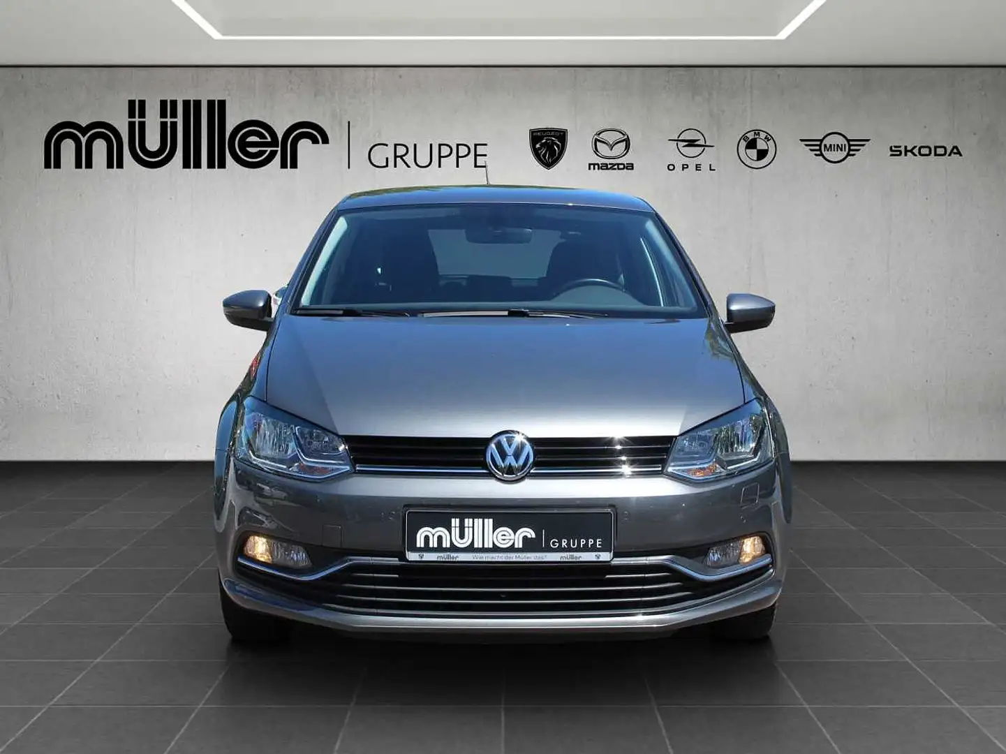 Volkswagen Polo V 1.2 TSI SOUND Grau - 2