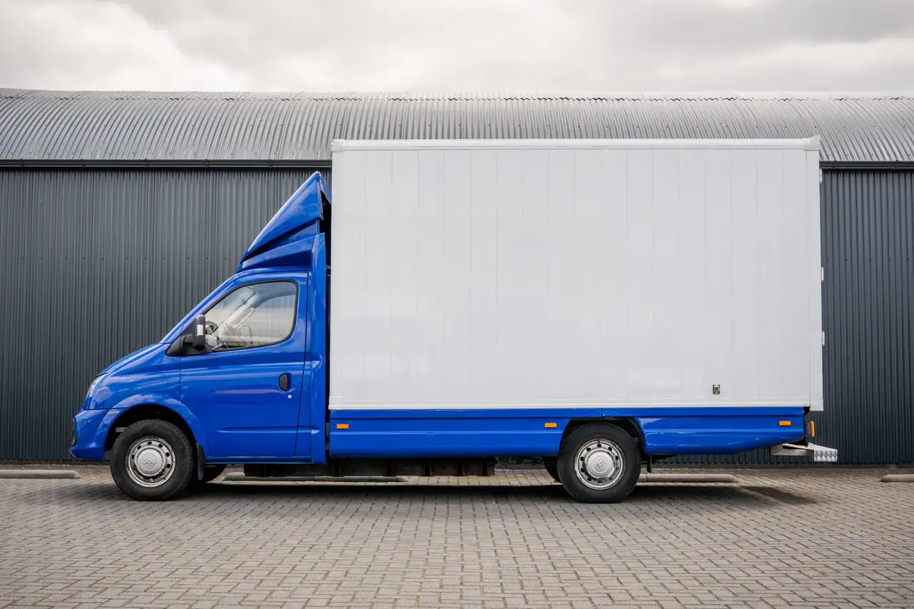 Maxus EV80 2021