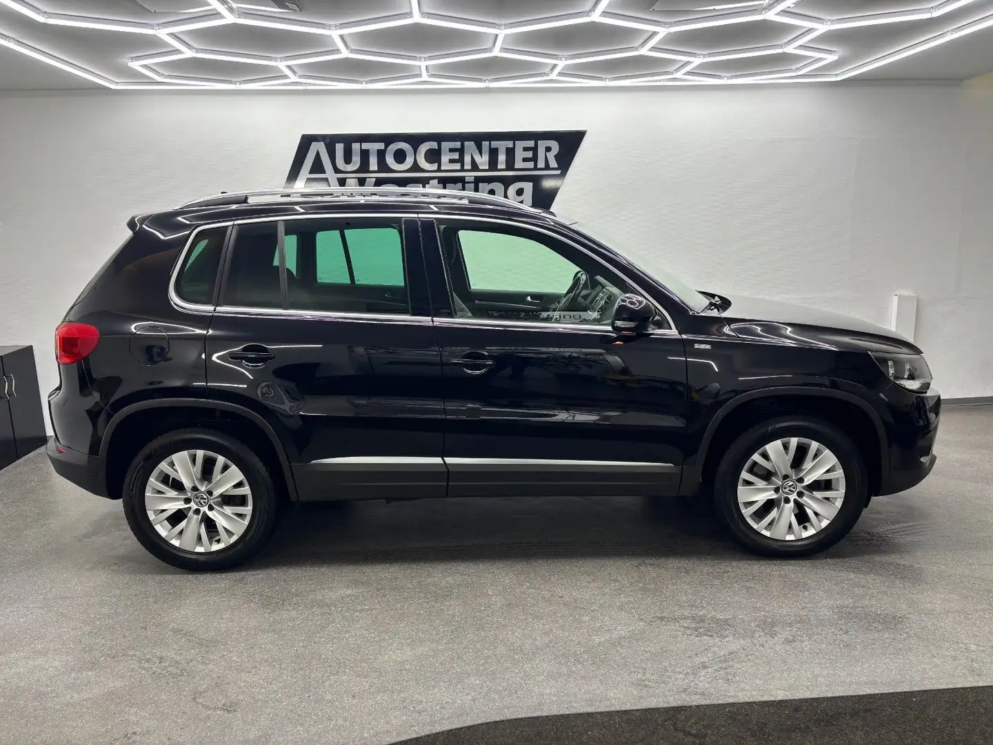 Volkswagen Tiguan 2.0 TDI Life*2.Hand*Navi*AHK*SHZ* Noir - 2
