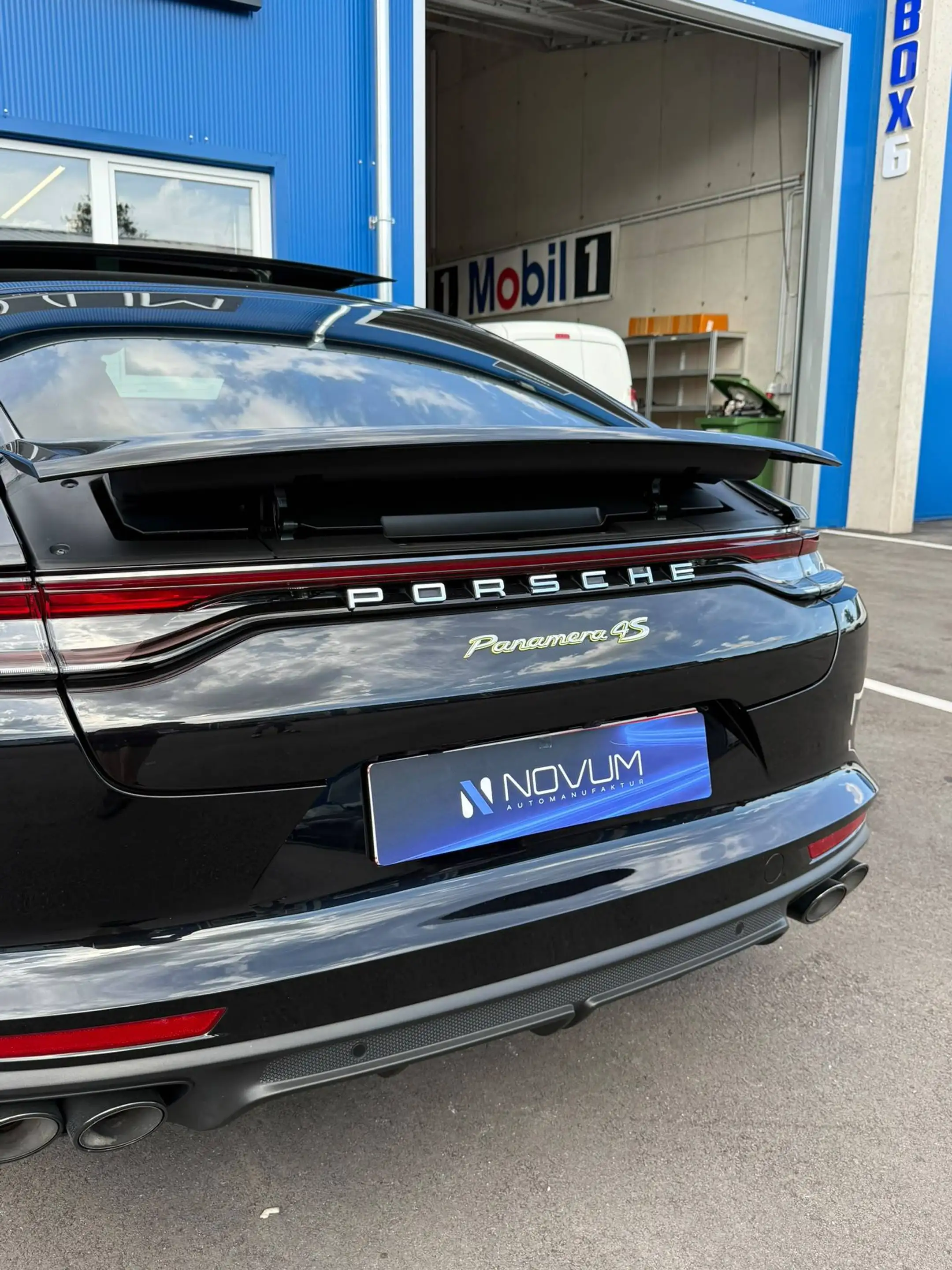 Porsche Panamera 4 S E-Hybrid — photo 12