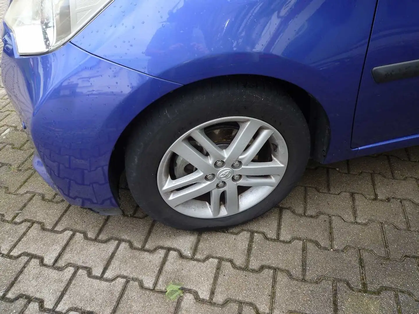 Toyota Verso S S 1.33 VVT-i Club + AHK + usw Bleu - 2