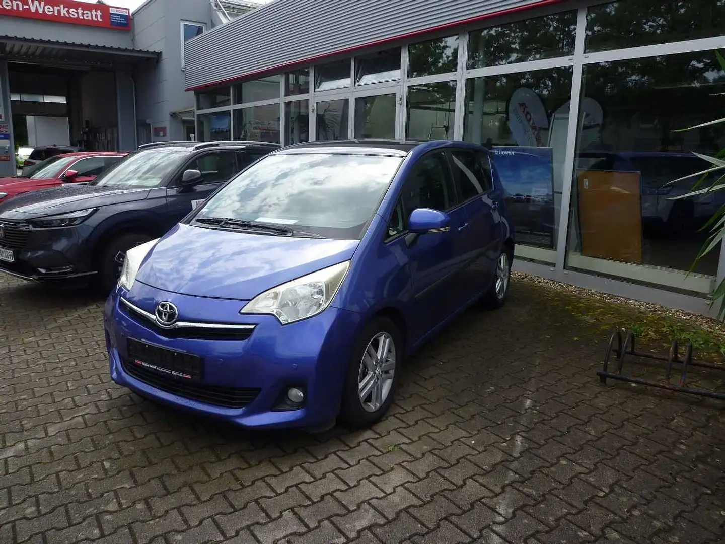 Toyota Verso S S 1.33 VVT-i Club + AHK + usw Blau - 1