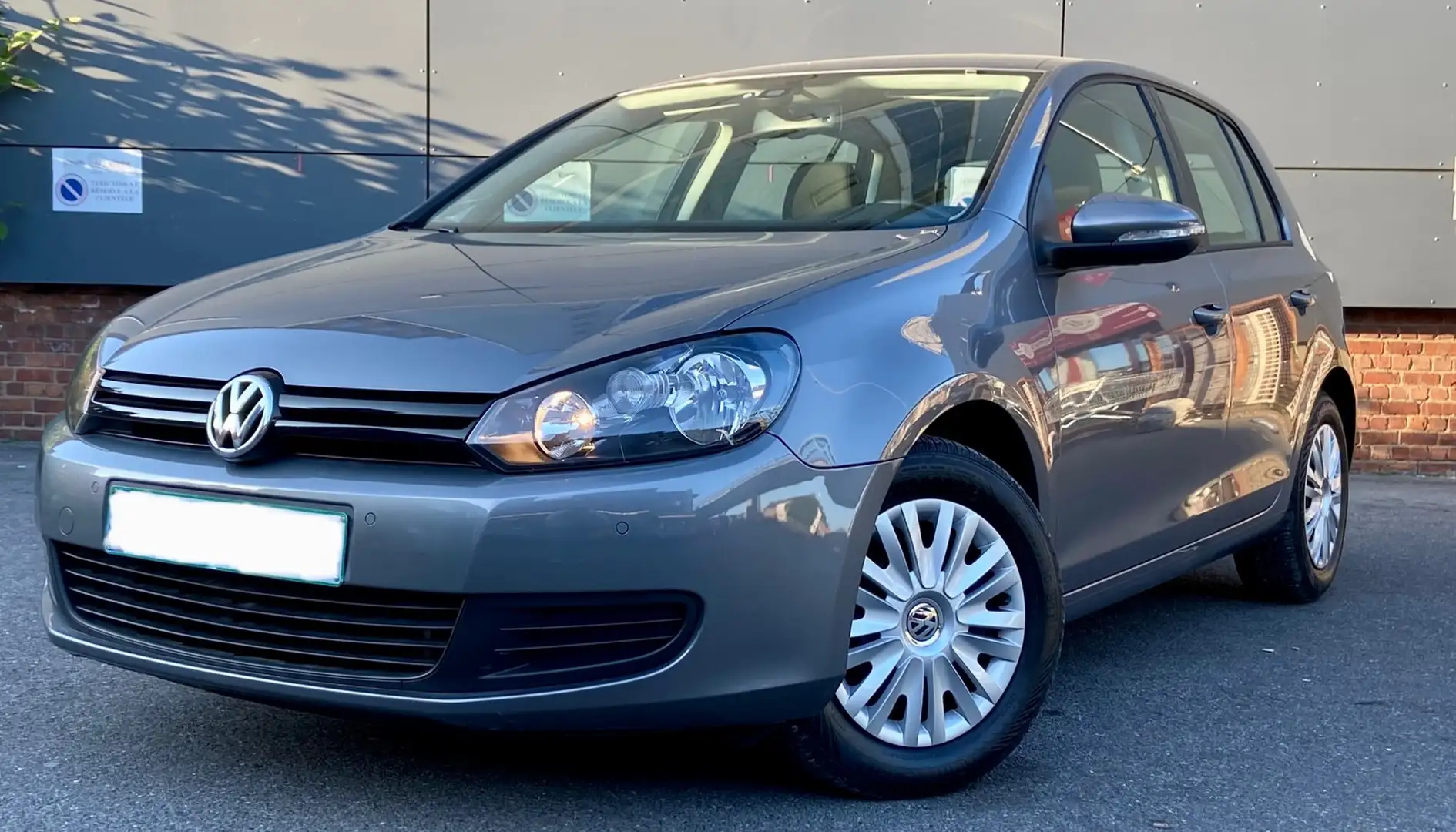 Volkswagen Golf Volkswagen golf 6 1.6 tdi DSG Grijs - 2