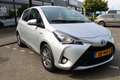 Toyota Yaris 1.5 Hybrid Executive | Rijklaar | NAP | Navi | Cam Grijs - thumbnail 3