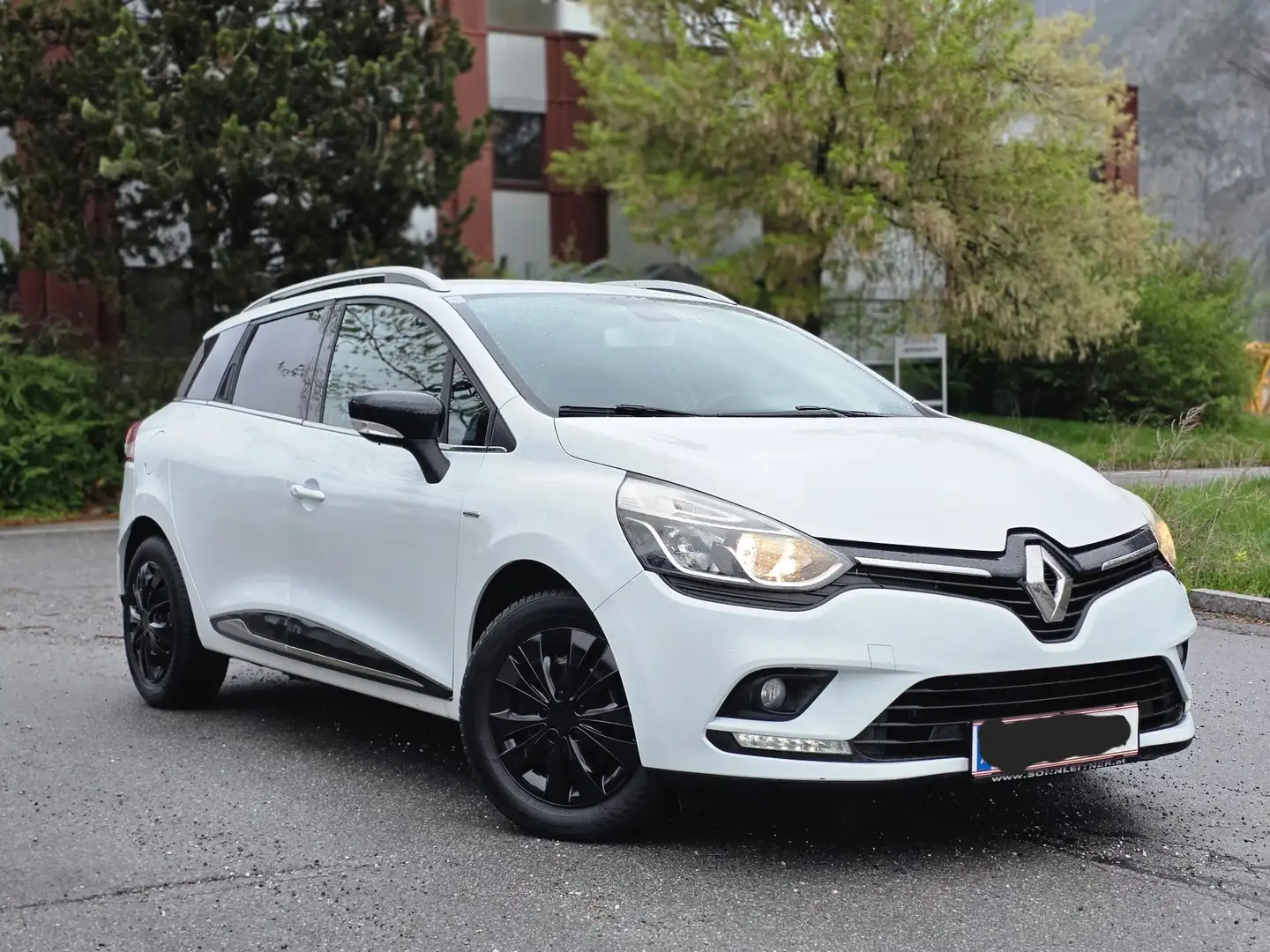 Renault Clio Grandtour 1,2 16V 75 Limited Weiß - 1