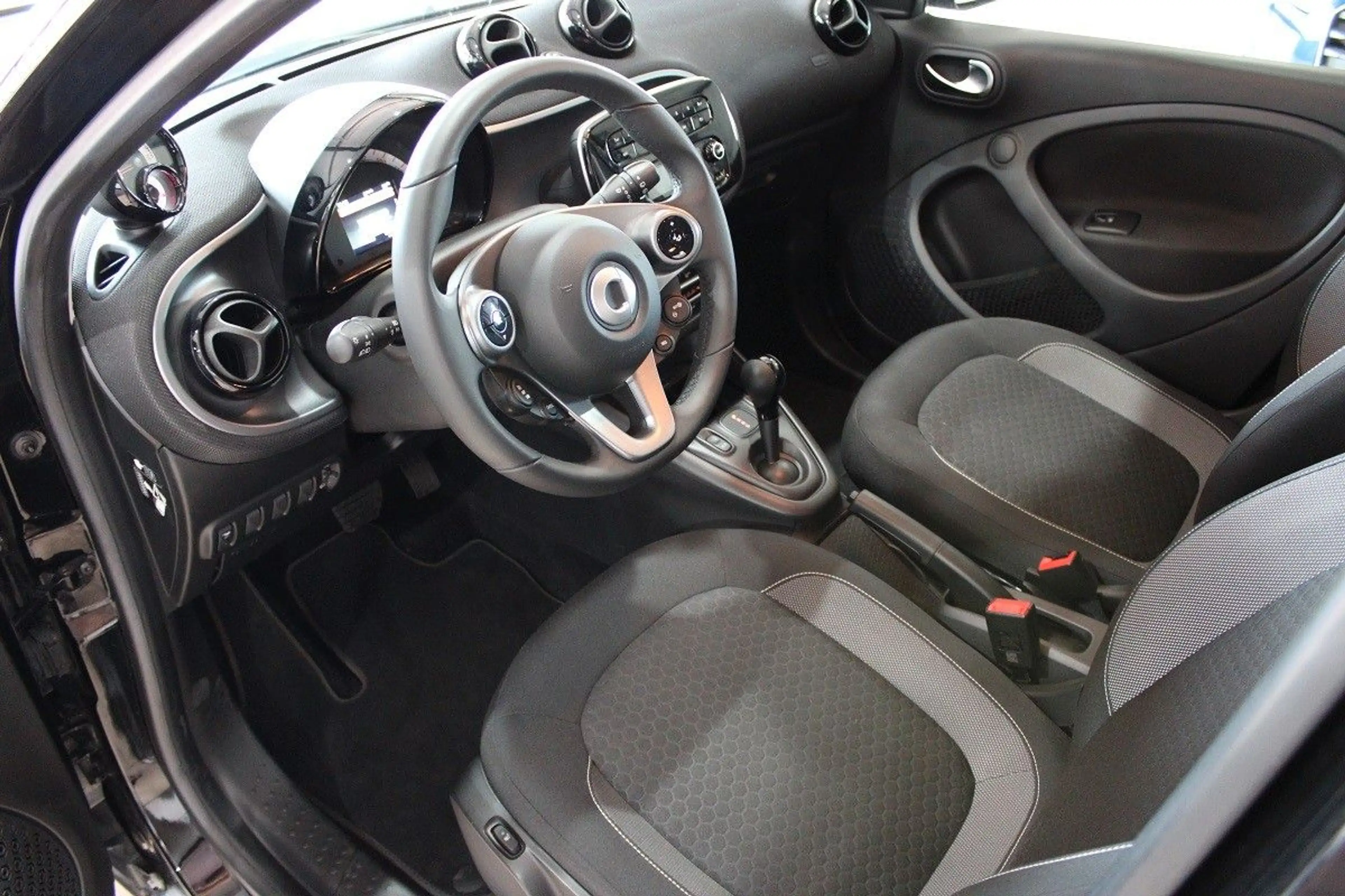 smart forFour forfour electric drive / EQ96% Batterie* — photo 10