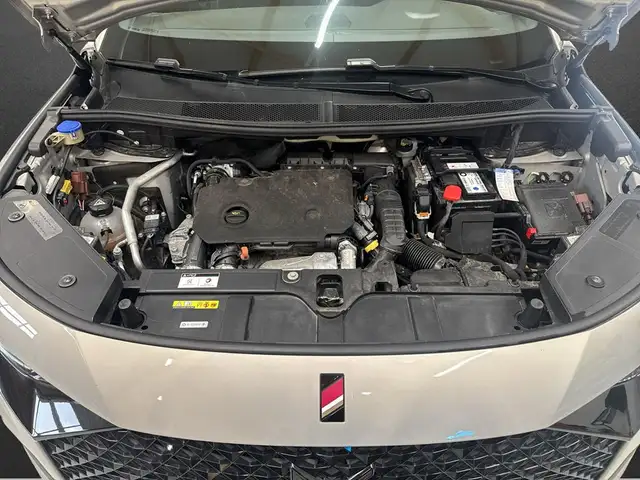 DS Automobiles DS 7 view 7