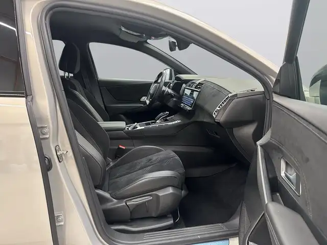 DS Automobiles DS 7 view 12